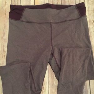 Lucy winter purple leggings LARGE